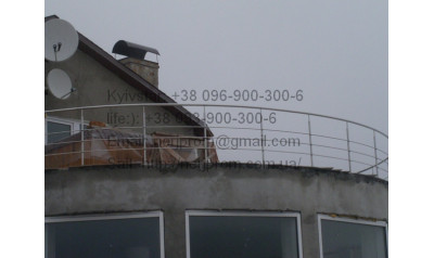 Металеві огорожі балконів і терас