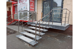 огородження на вхідну групу на три наповнення